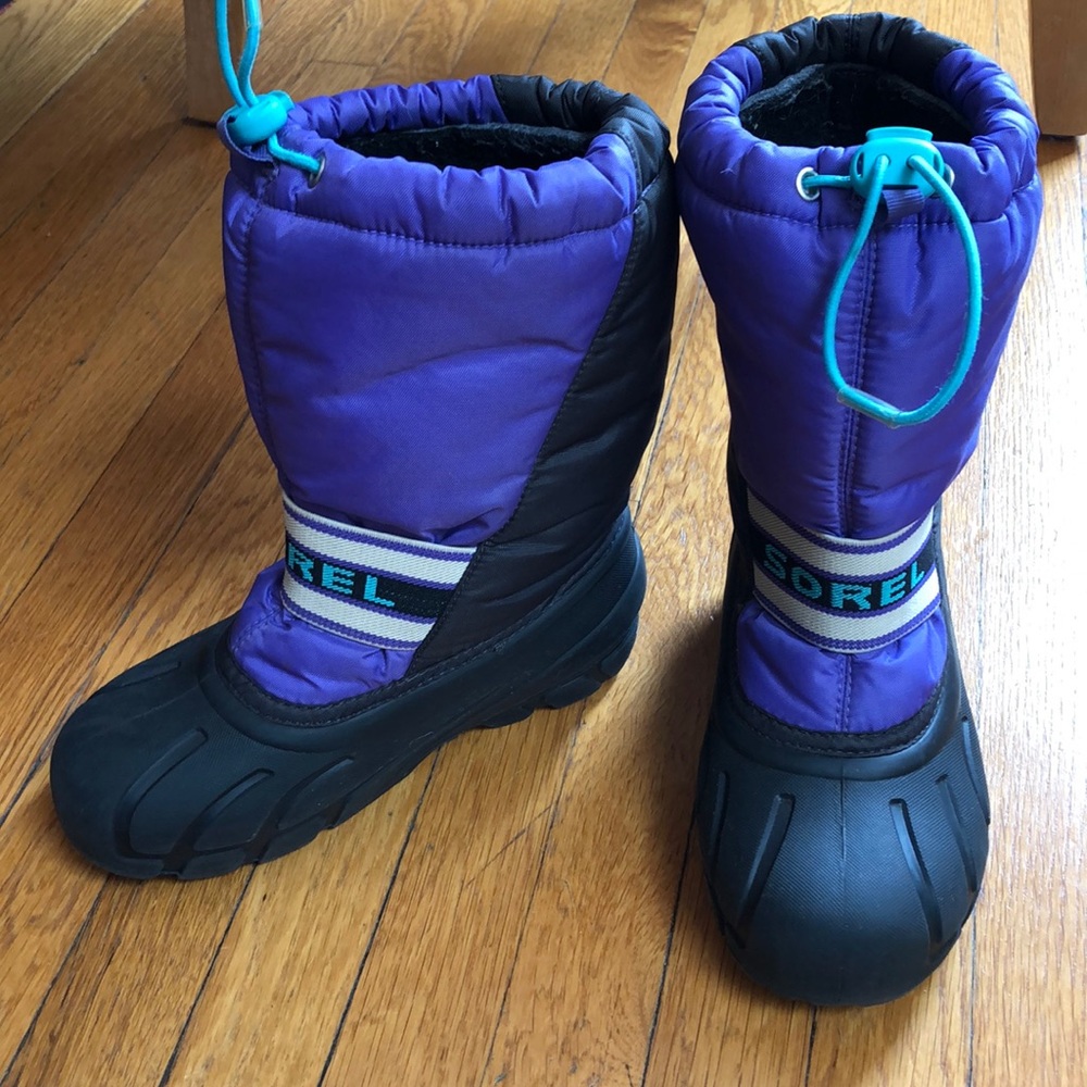 Sorel Snow Boots - size 2- EUC!!! 🔥